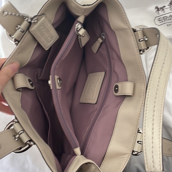 COACH | Vintage Metallic Cowhide Leather Shoulder Bag - Picture 8 of 9